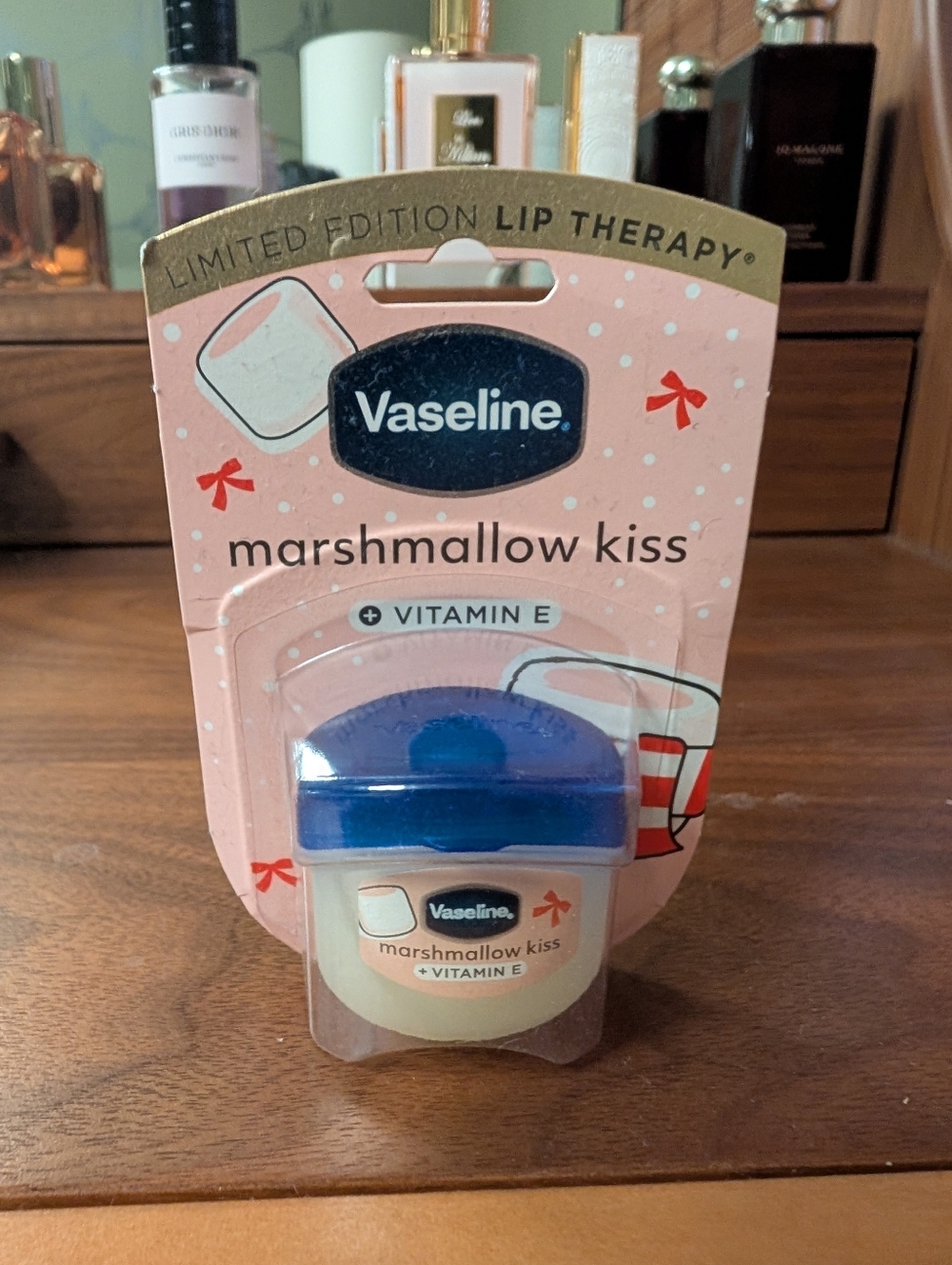 NEW Vaseline Marshmallow Kiss Lip Therapy